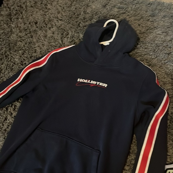 Holister hoodie - Picture 2 of 5